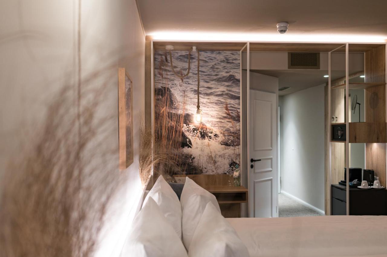 Hafenhotel Zu Putbus Bagian luar foto