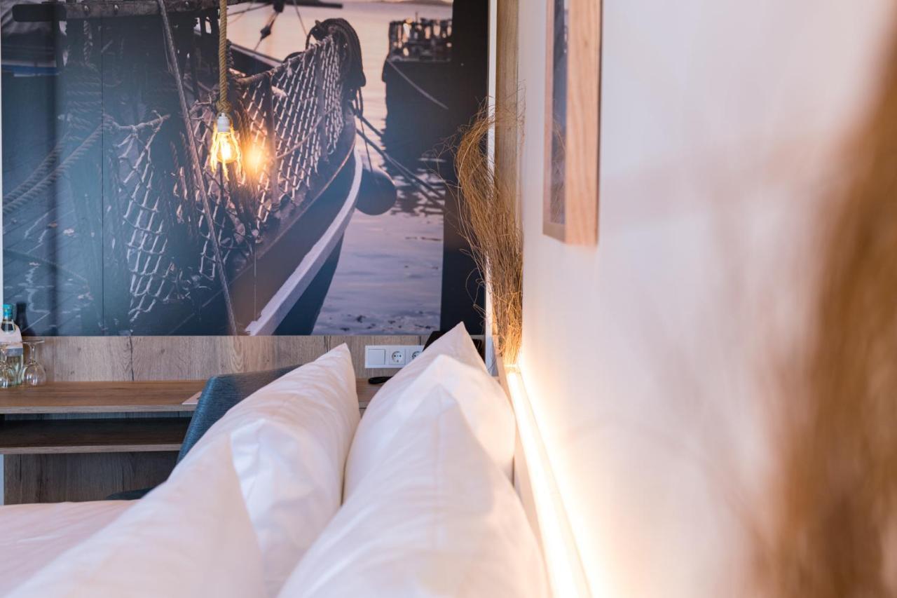 Hafenhotel Zu Putbus Bagian luar foto