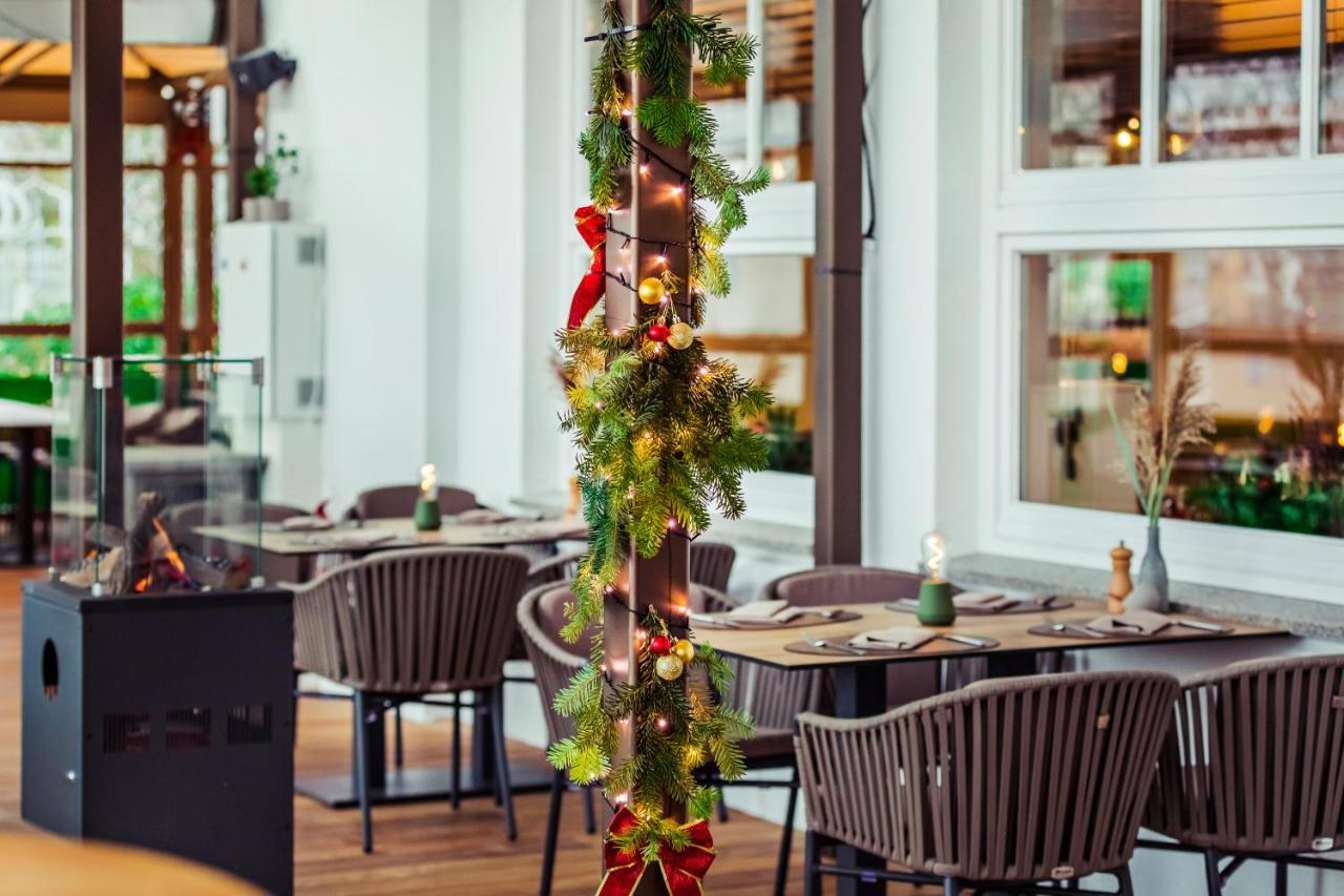 Hafenhotel Zu Putbus Bagian luar foto