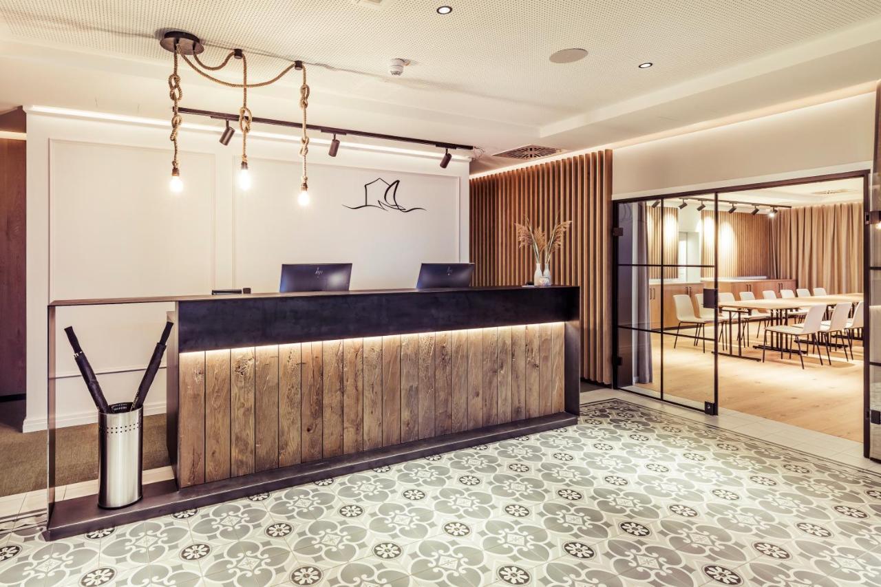 Hafenhotel Zu Putbus Bagian luar foto