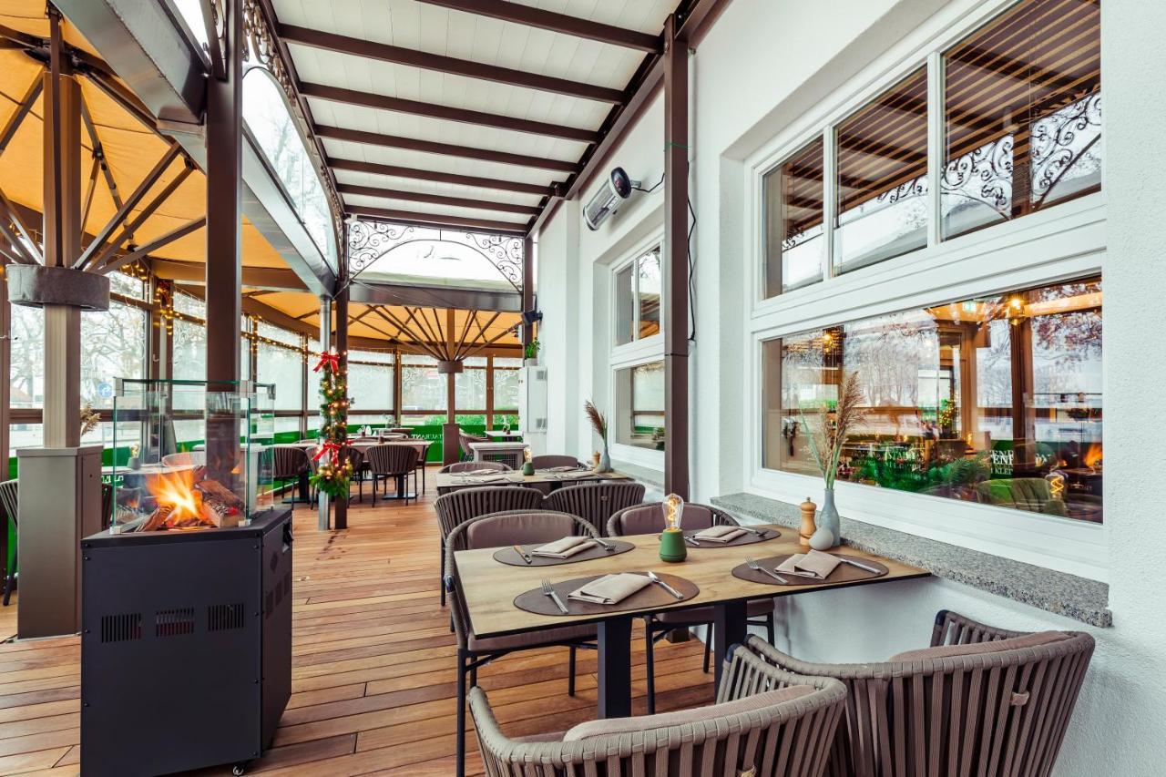 Hafenhotel Zu Putbus Bagian luar foto