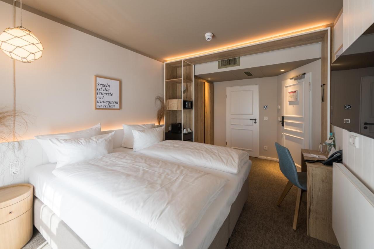 Hafenhotel Zu Putbus Bagian luar foto