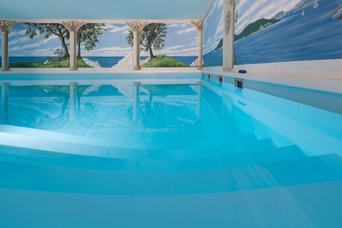 Hafenhotel Zu Putbus Bagian luar foto