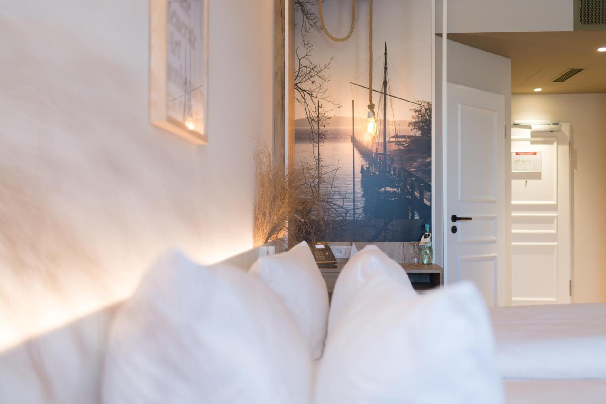 Hafenhotel Zu Putbus Bagian luar foto