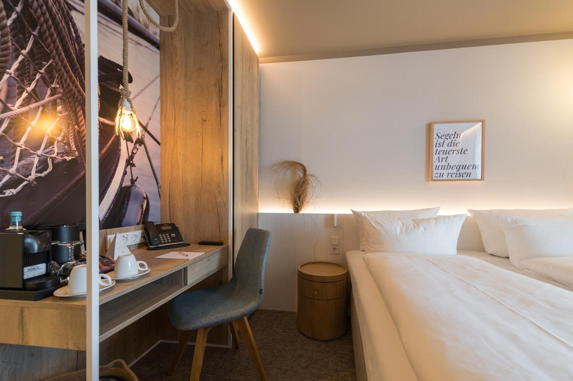 Hafenhotel Zu Putbus Bagian luar foto